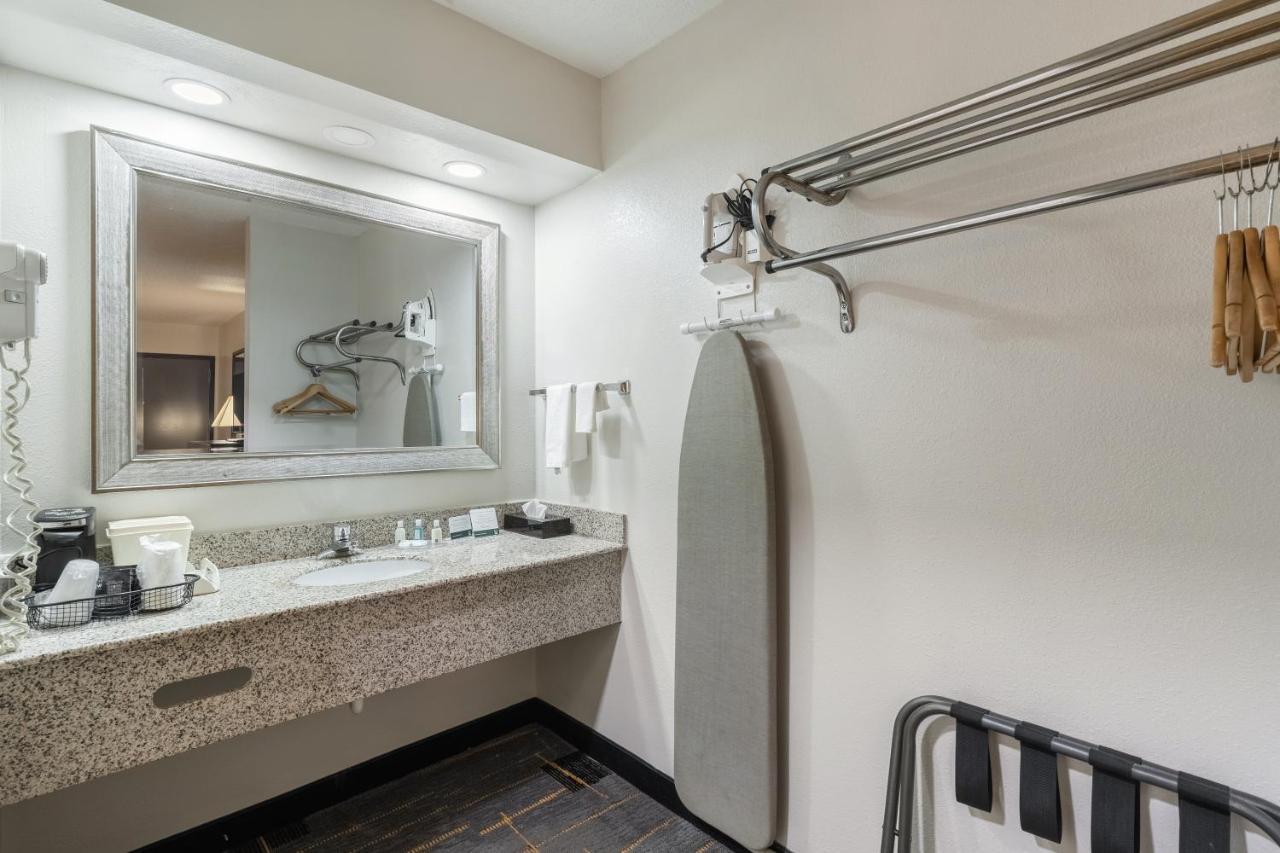 Quality Inn Cleveland Eksteriør bilde